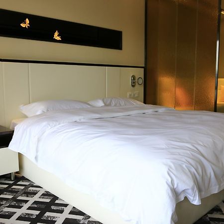 D•Mark Hotel Гуейян Екстериор снимка