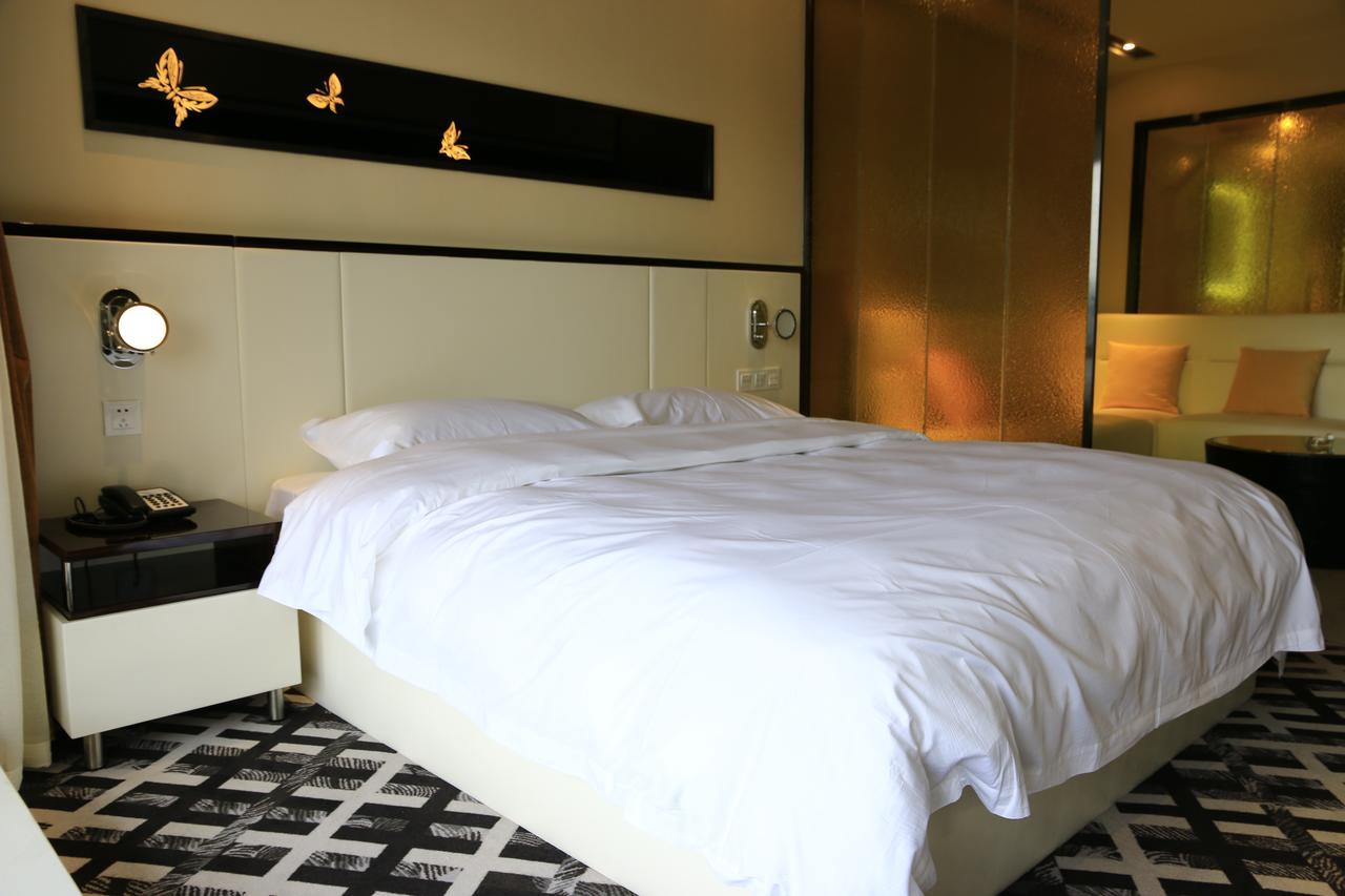 D•Mark Hotel Гуейян Екстериор снимка
